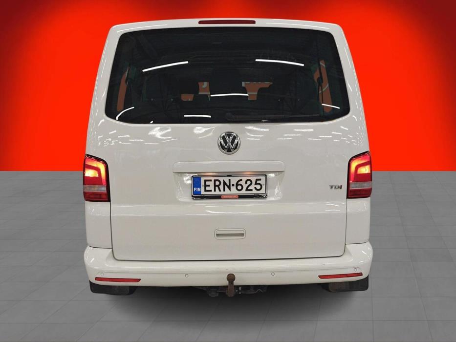 VOLKSWAGEN Caravelle 2012