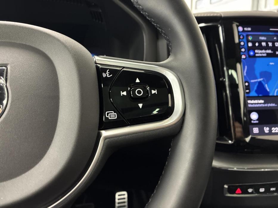 VOLVO XC60 2021