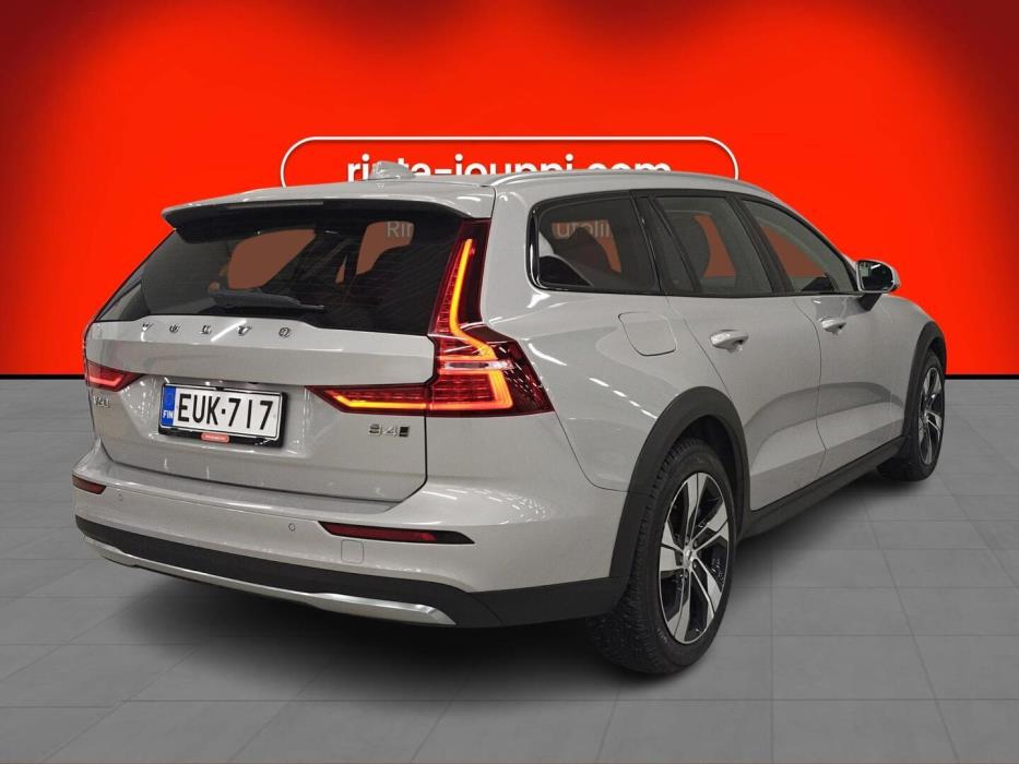 VOLVO V60 Cross Country 2022