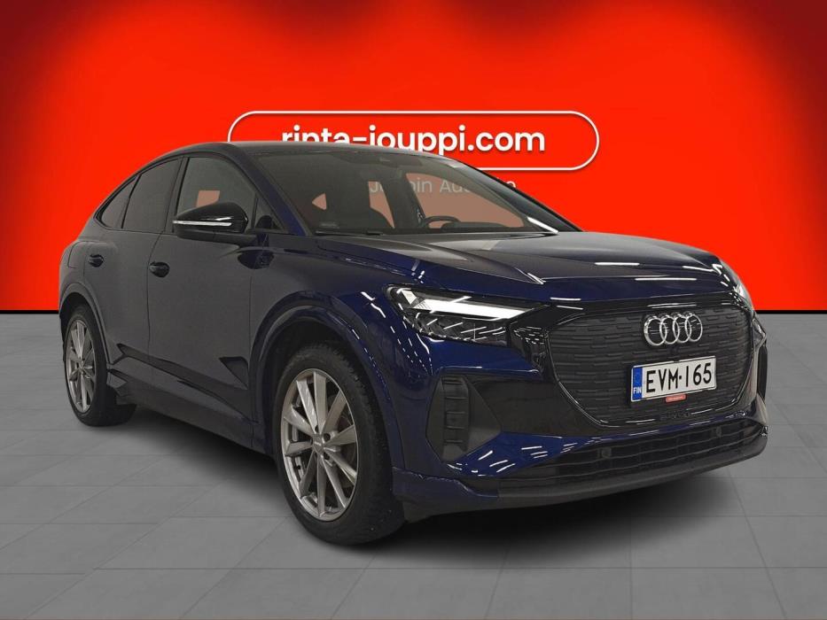 AUDI Q4 e-tron 2022