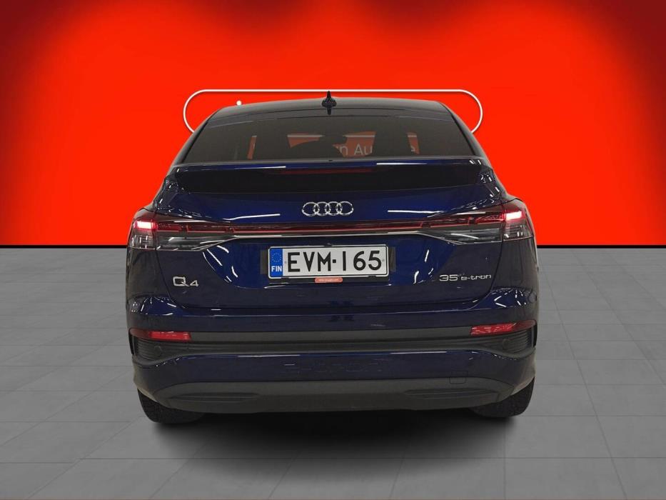 AUDI Q4 e-tron 2022