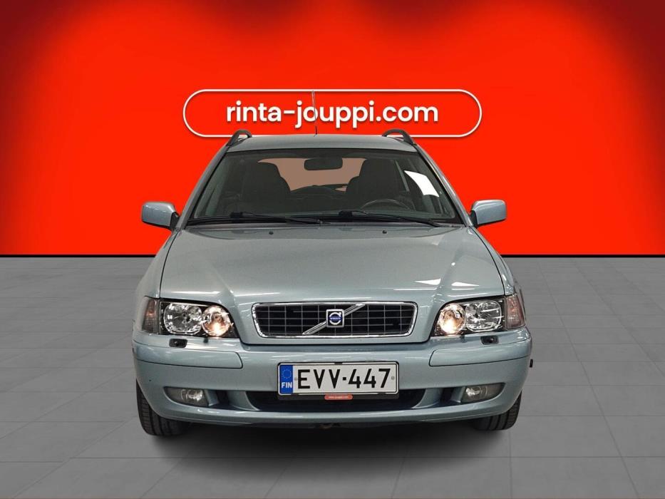 VOLVO V40 2004