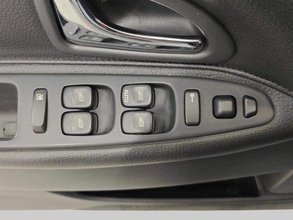 VOLVO V40 2004