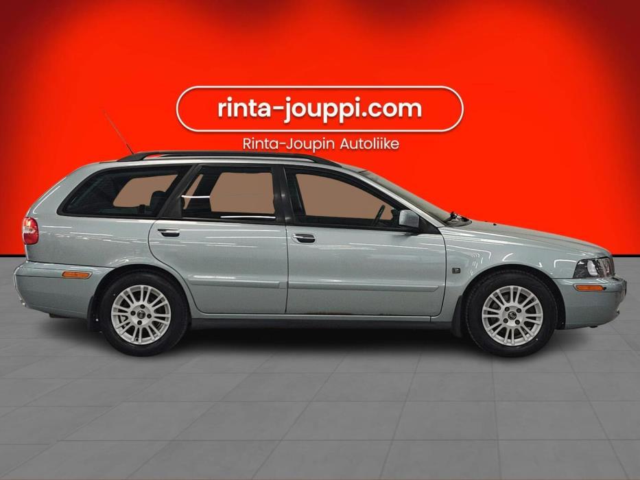 VOLVO V40 2004