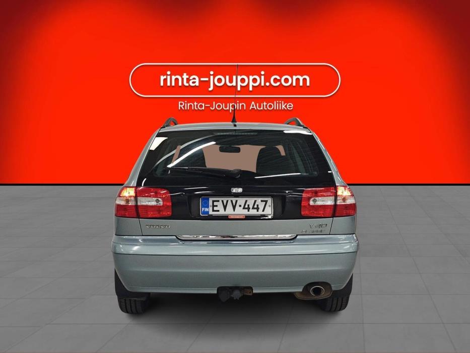 VOLVO V40 2004