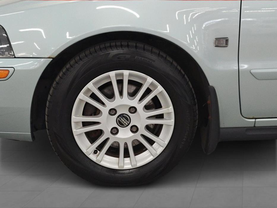 VOLVO V40 2004