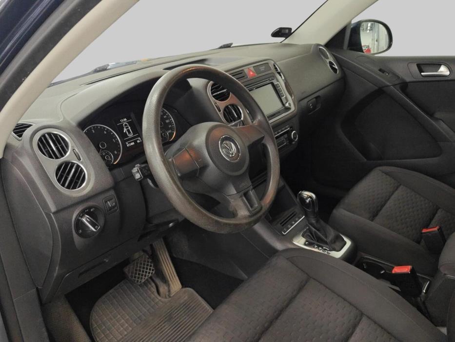 VOLKSWAGEN Tiguan 2011