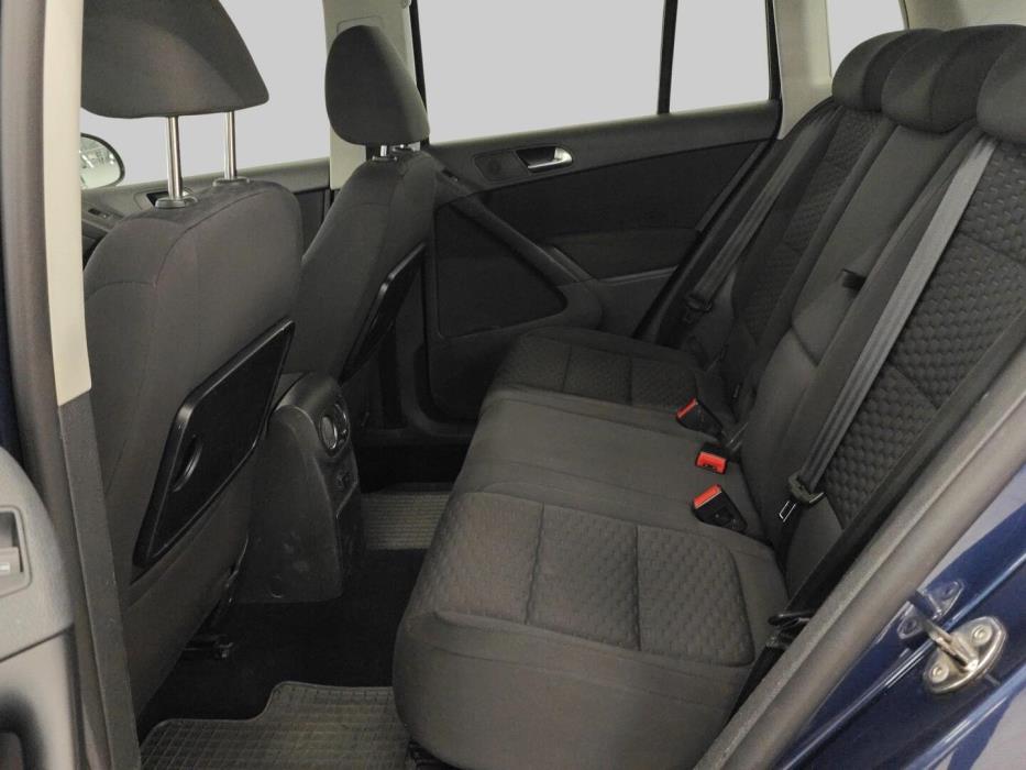 VOLKSWAGEN Tiguan 2011