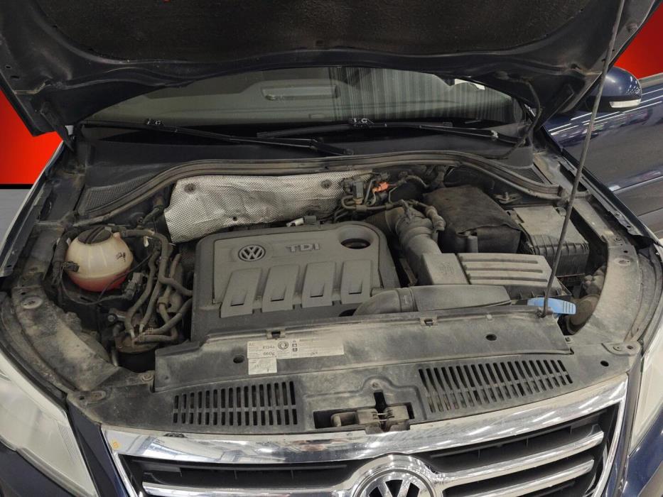 VOLKSWAGEN Tiguan 2011