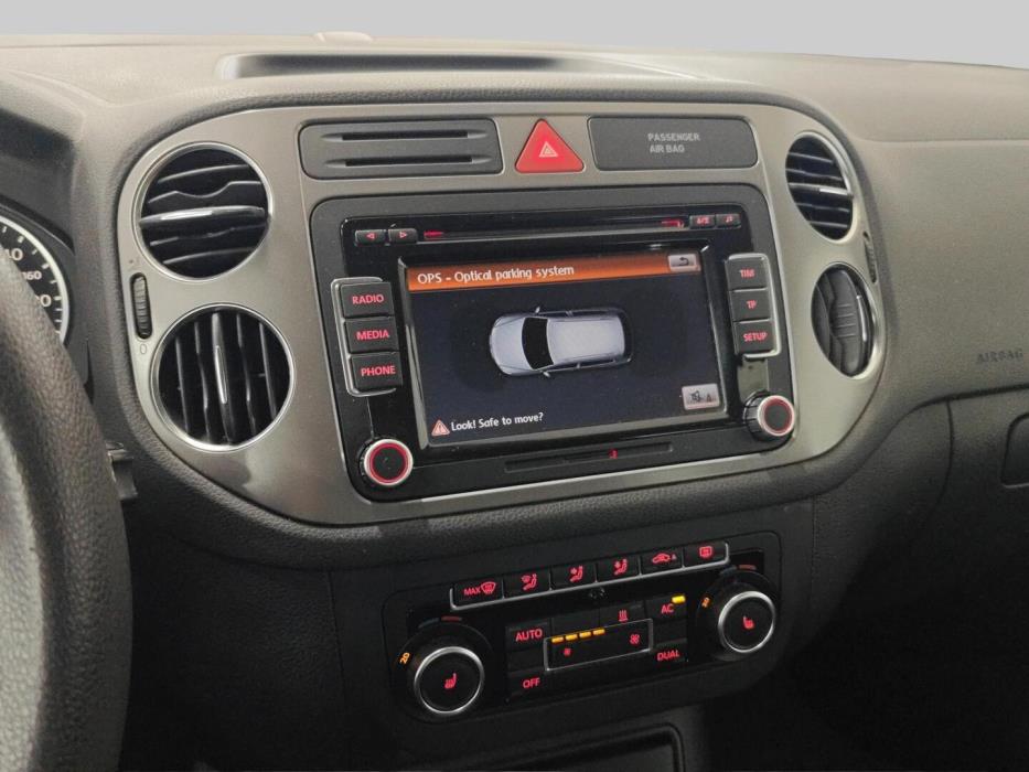 VOLKSWAGEN Tiguan 2011