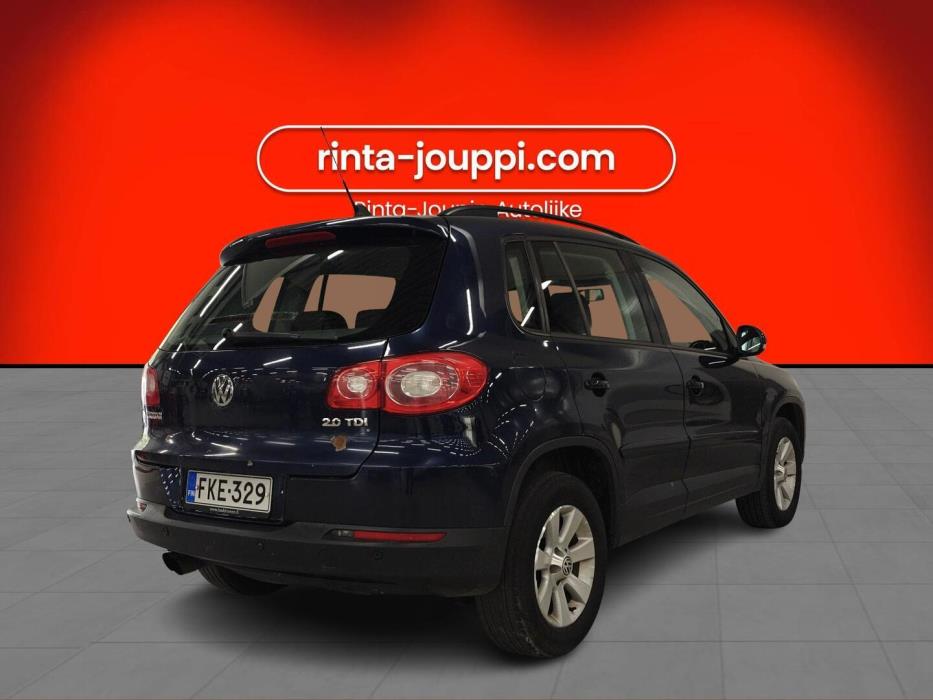 VOLKSWAGEN Tiguan 2011