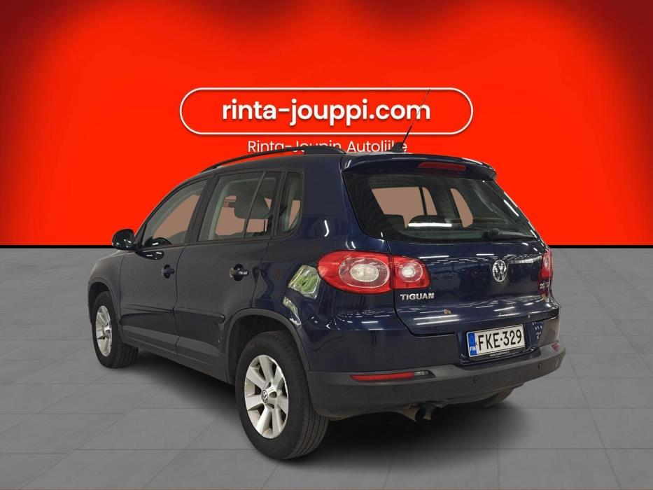 VOLKSWAGEN Tiguan 2011