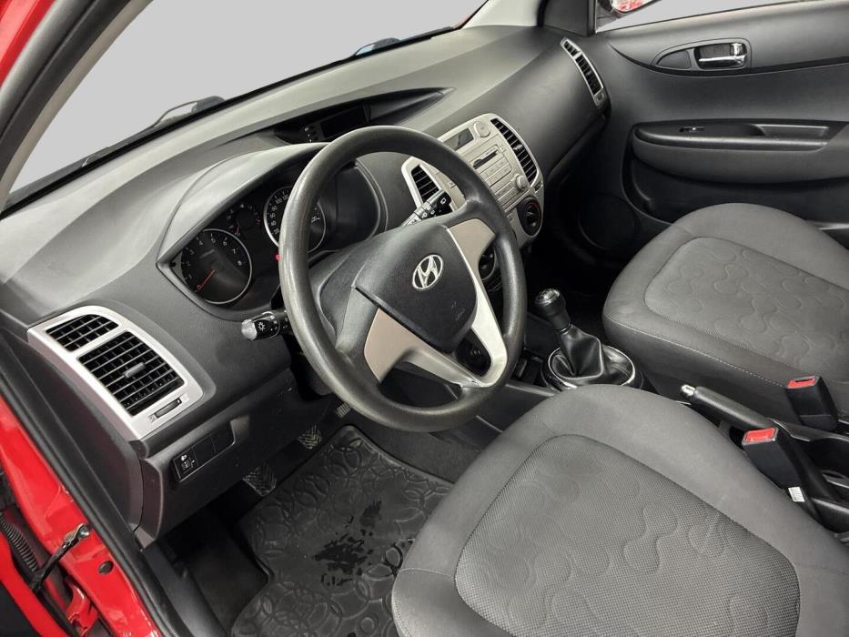 HYUNDAI i20 2012