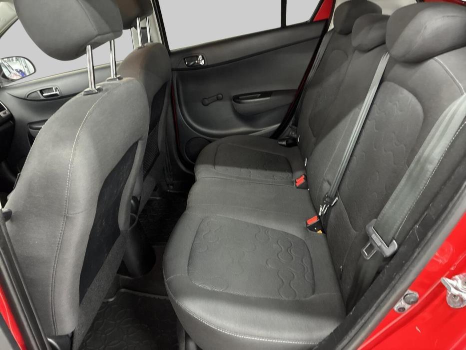 HYUNDAI i20 2012
