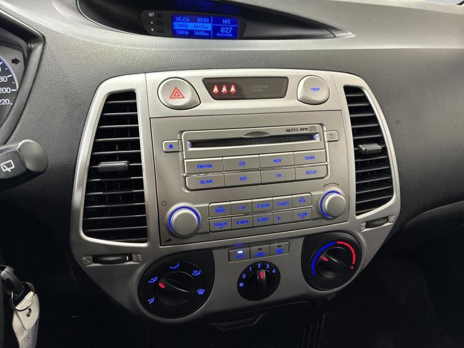 HYUNDAI i20 2012
