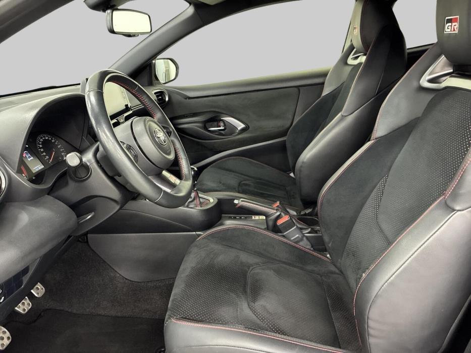 TOYOTA GR Yaris 2021
