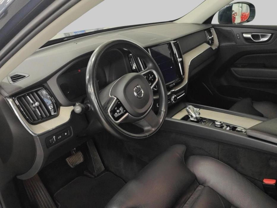 VOLVO XC60 2021