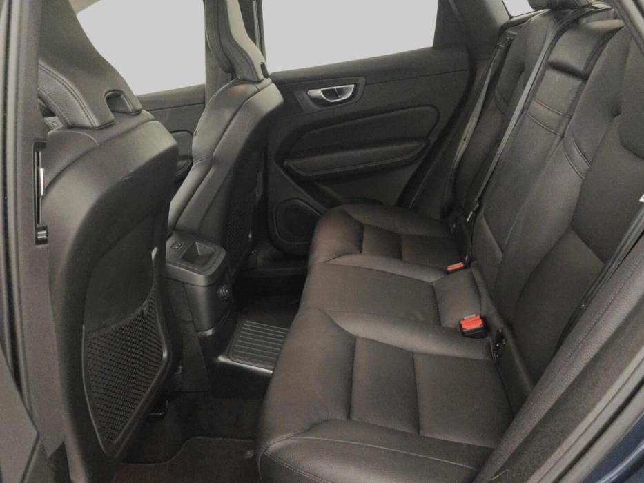 VOLVO XC60 2021