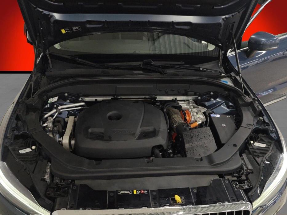 VOLVO XC60 2021