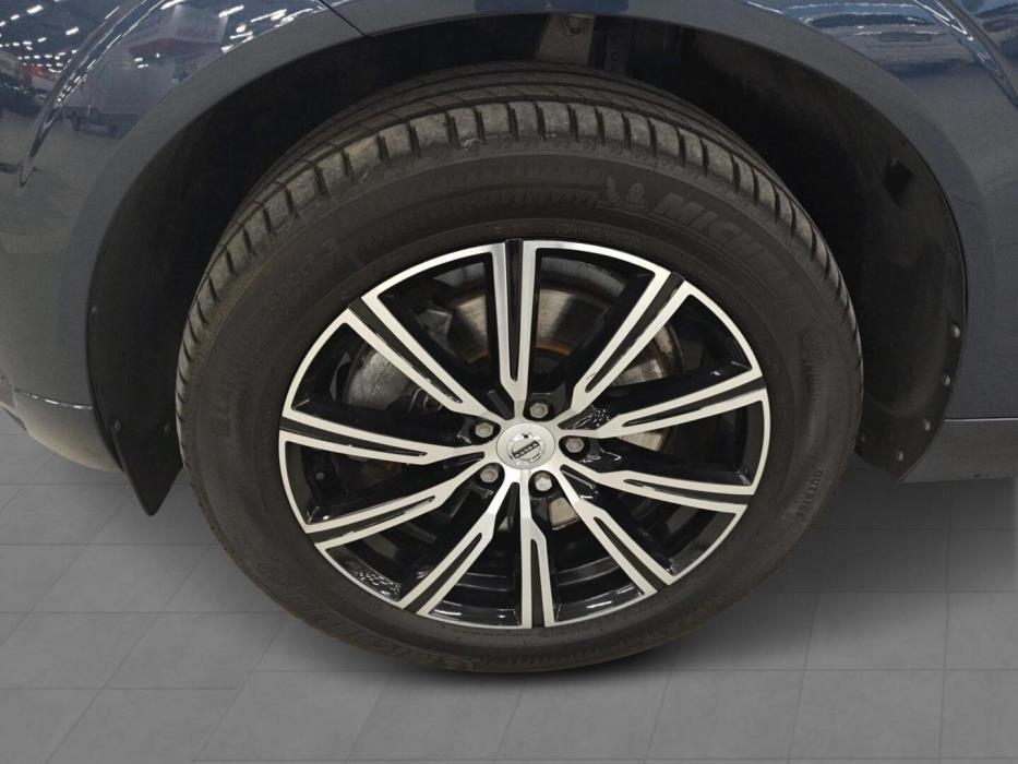 VOLVO XC60 2021