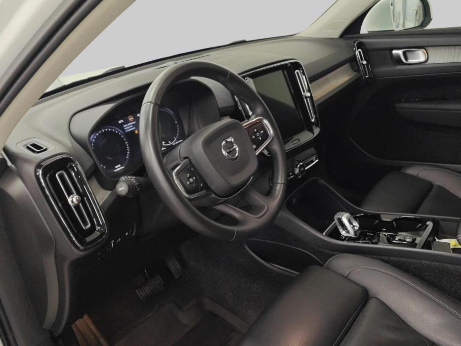 VOLVO XC40 2020