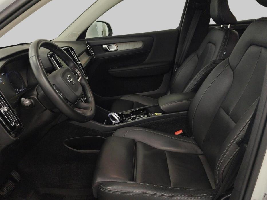 VOLVO XC40 2020