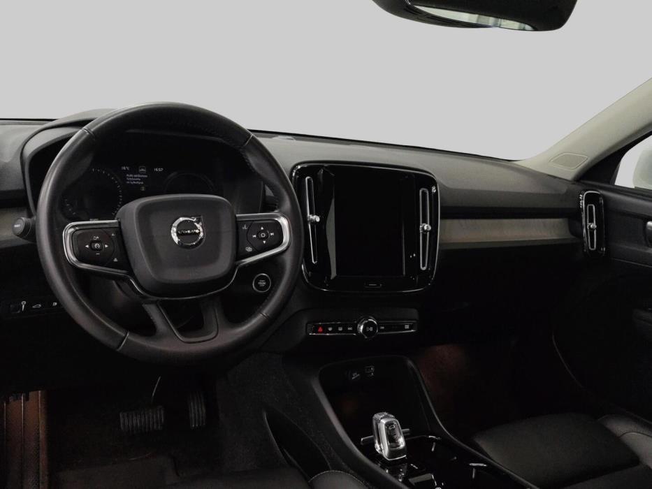 VOLVO XC40 2020