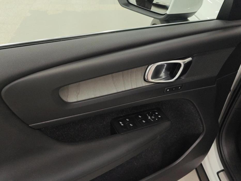 VOLVO XC40 2020
