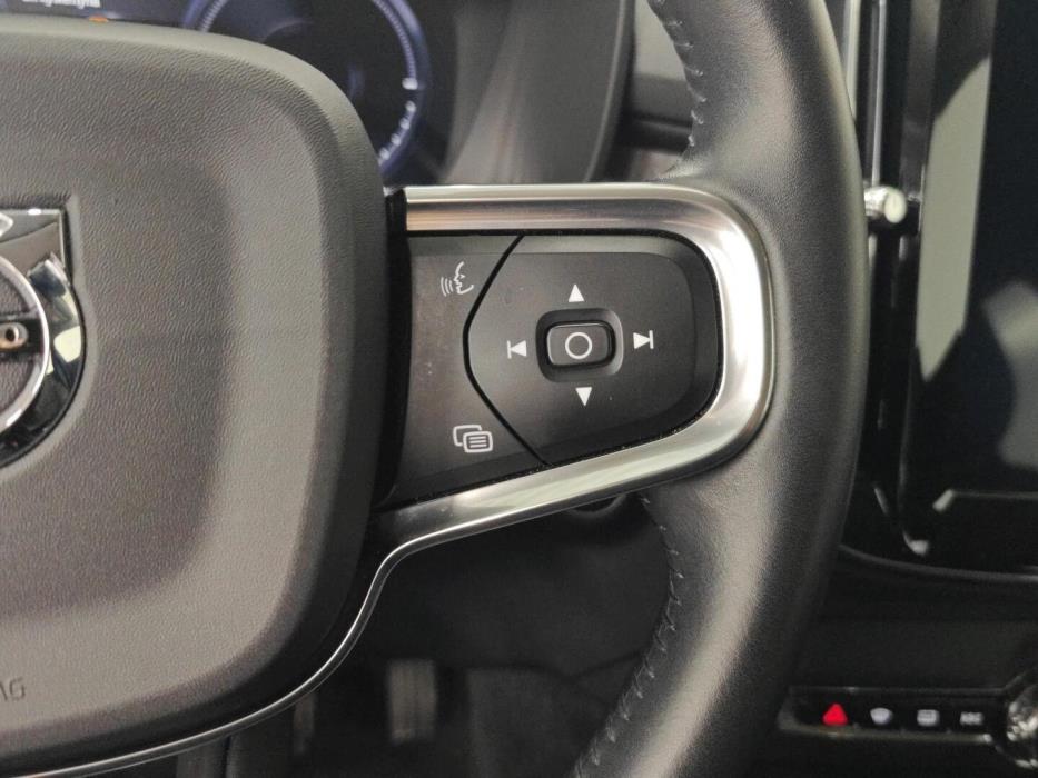 VOLVO XC40 2020