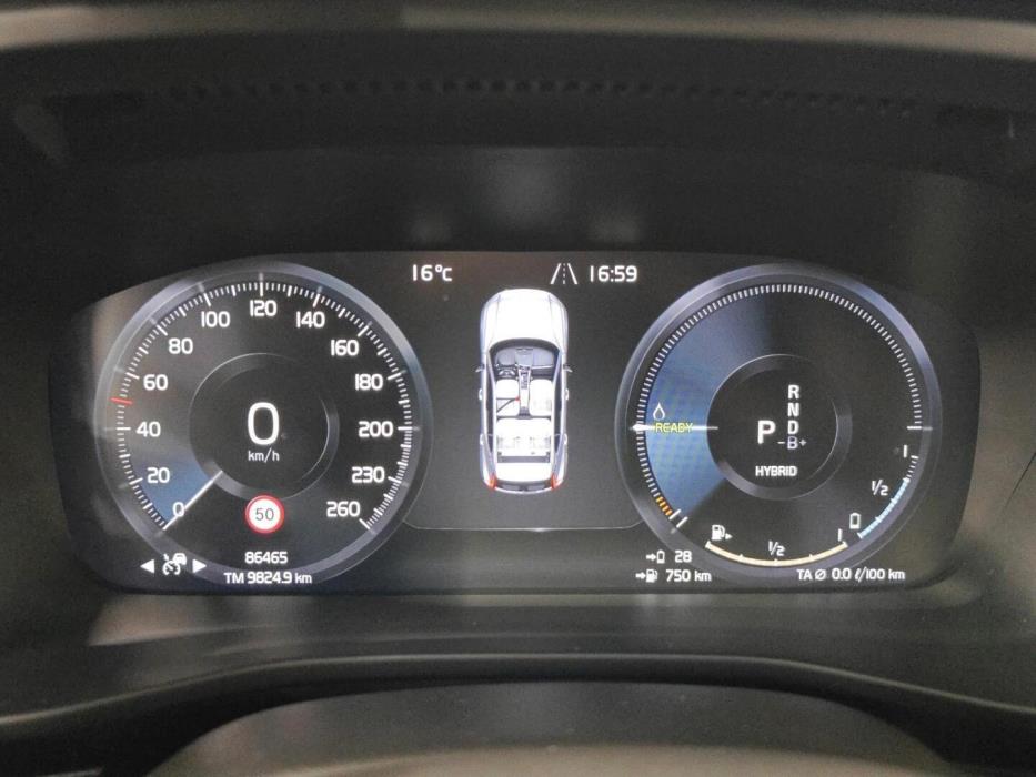 VOLVO XC40 2020