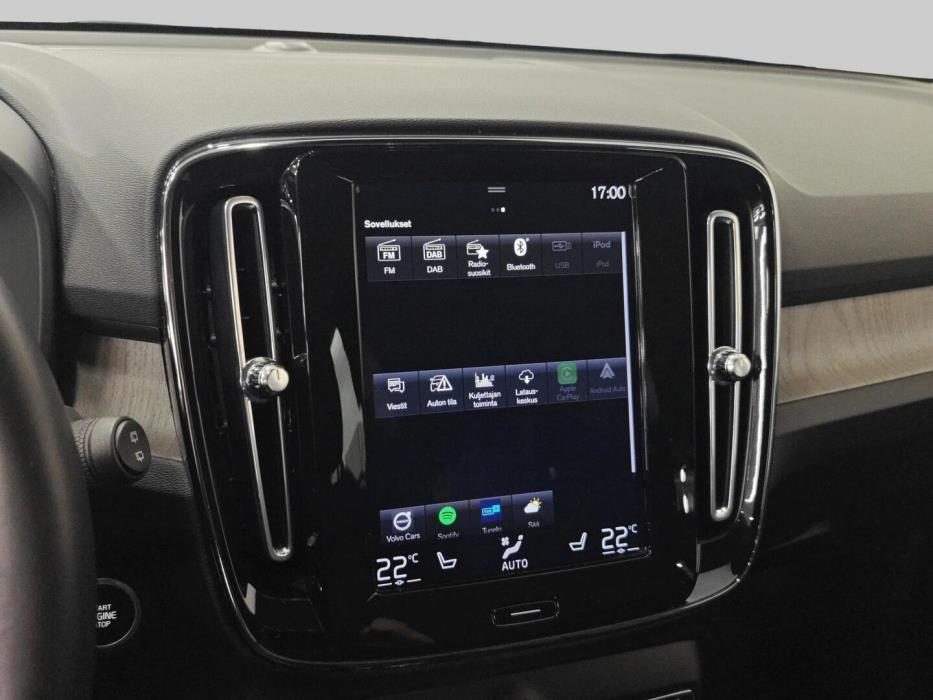 VOLVO XC40 2020