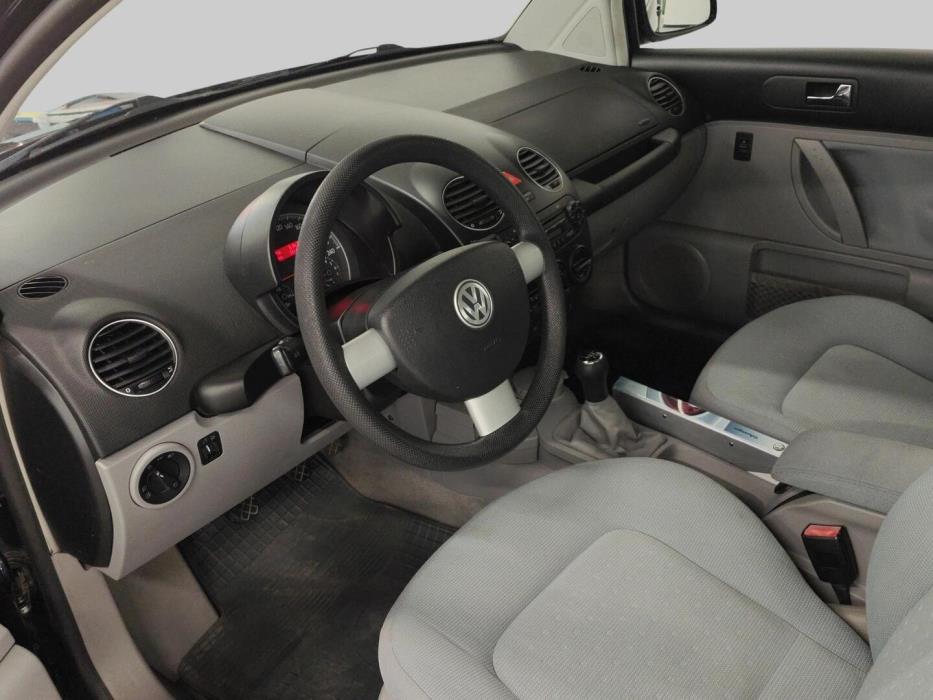 VOLKSWAGEN New Beetle 2007