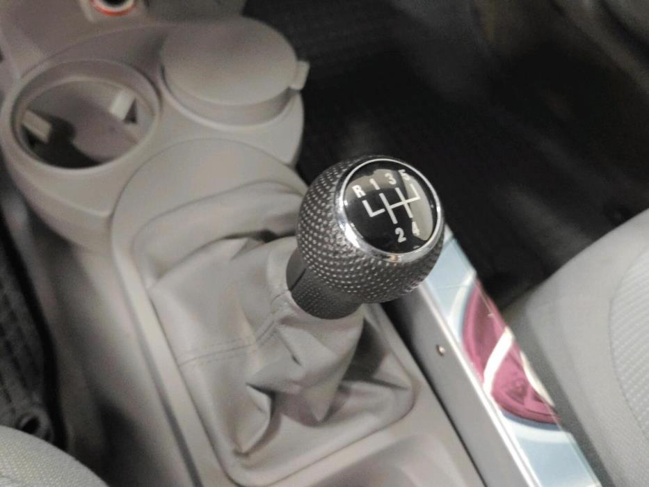 VOLKSWAGEN New Beetle 2007