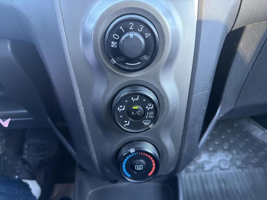 TOYOTA Yaris 2010