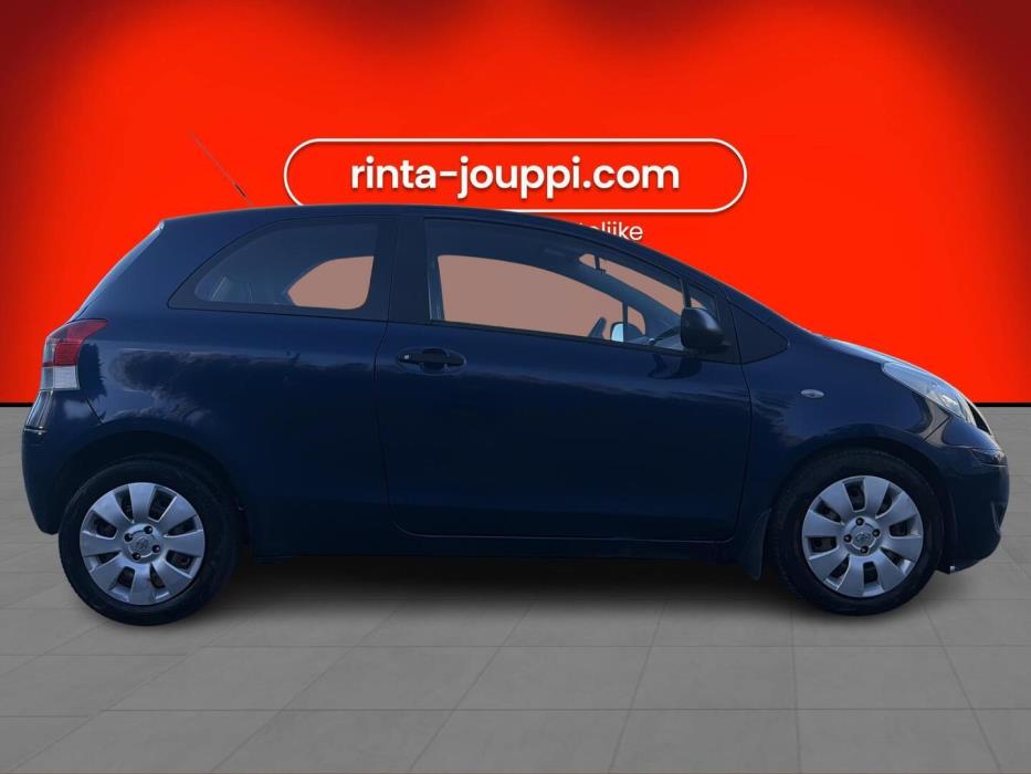 TOYOTA Yaris 2010