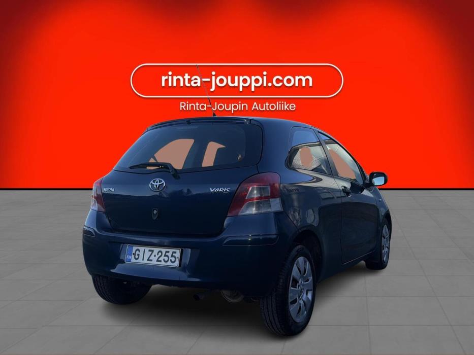 TOYOTA Yaris 2010