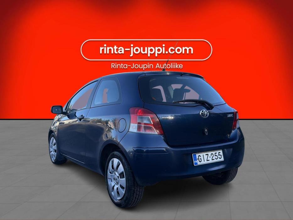 TOYOTA Yaris 2010