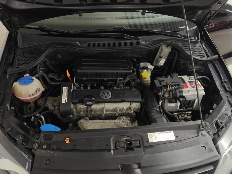 VOLKSWAGEN Polo 2010