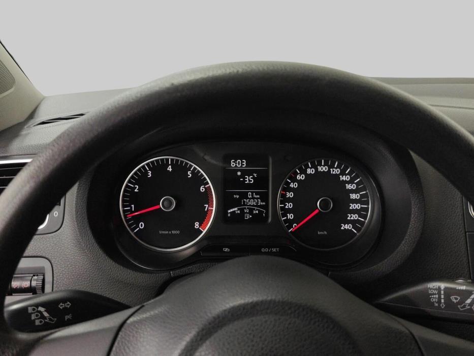 VOLKSWAGEN Polo 2010