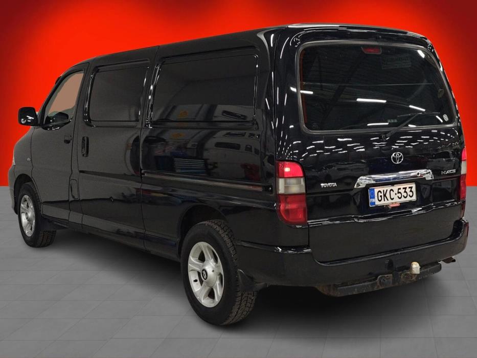 TOYOTA Hiace 2011