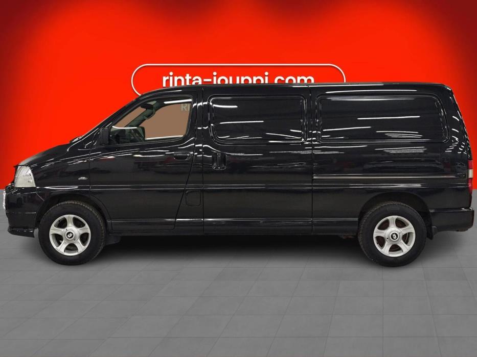 TOYOTA Hiace 2011