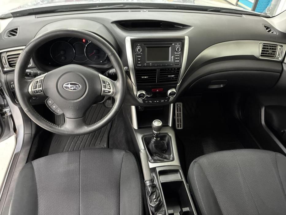 SUBARU Forester 2012