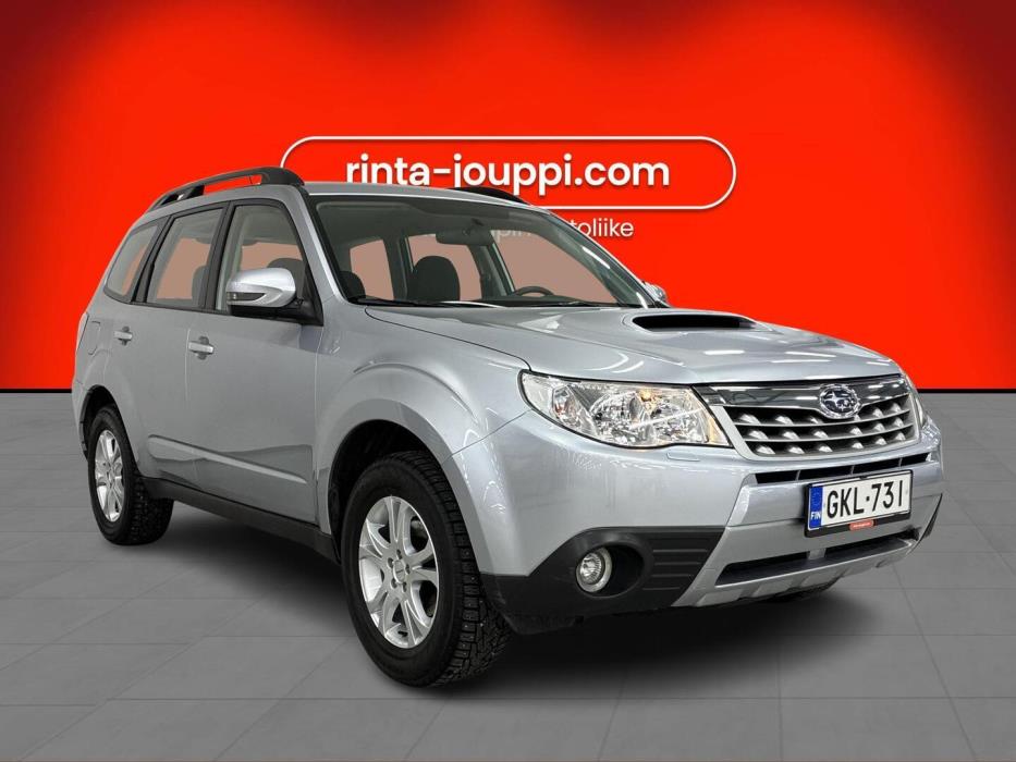 SUBARU Forester 2012