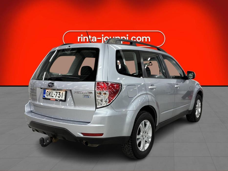 SUBARU Forester 2012