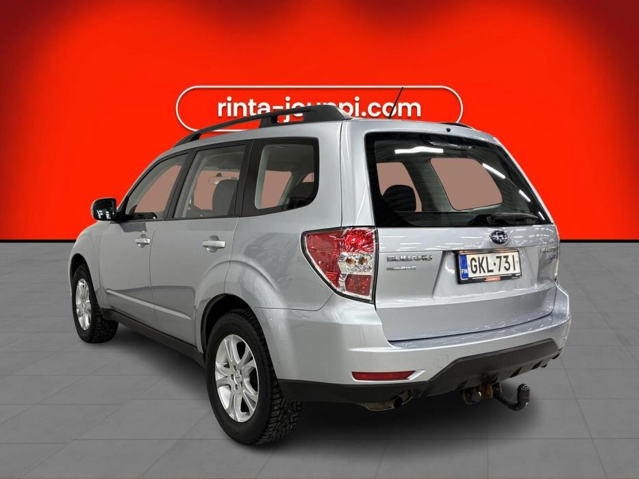 SUBARU Forester 2012