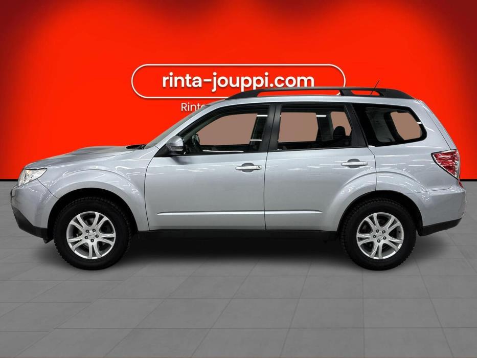 SUBARU Forester 2012