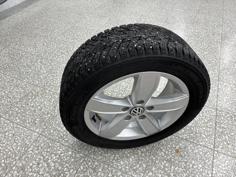 VOLKSWAGEN Golf 2016