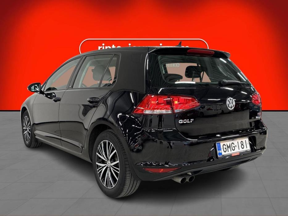 VOLKSWAGEN Golf 2016