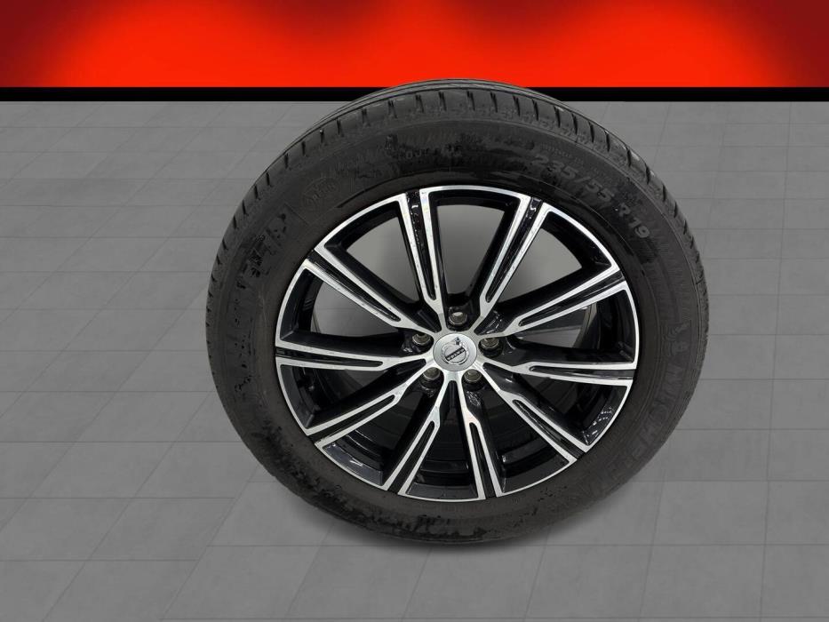 VOLVO XC60 2019