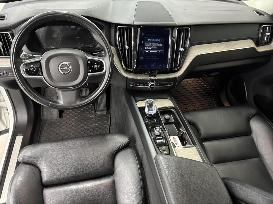 VOLVO XC60 2019